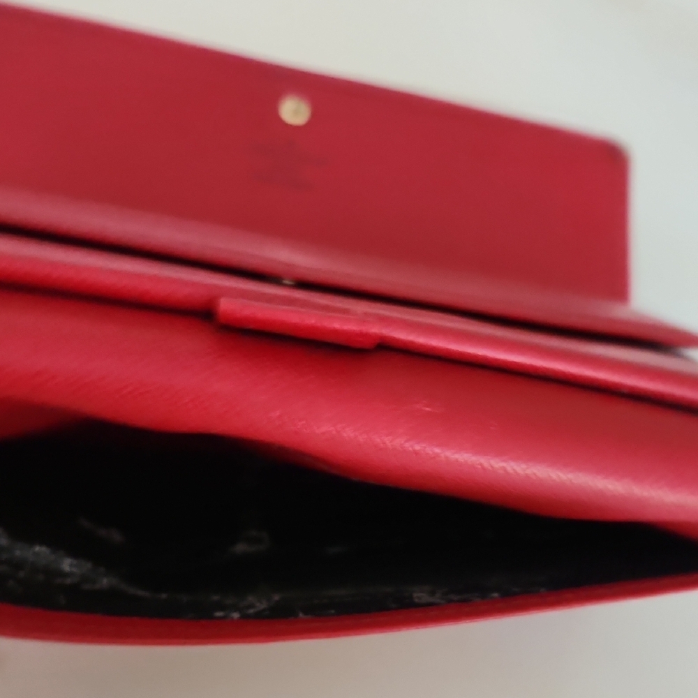 LV Long Wallet. Beautiful Red Louis Vuitton Wallet - Picture 15 of 16